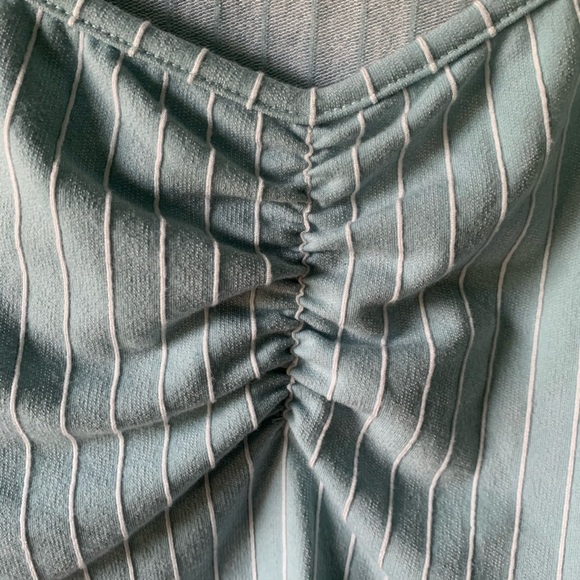 Castro blue and white crop top - Picture 3 of 4